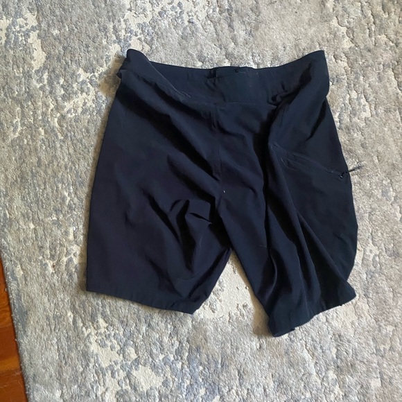 Under armour board shorts - Picture 2 of 2